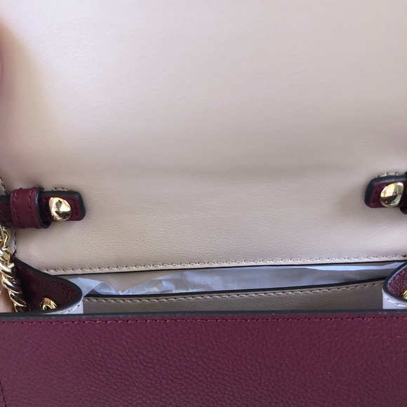 Gaby’sBags👜💕-NWT Michael Kors Crossbody burgundy - Picture 7 of 8